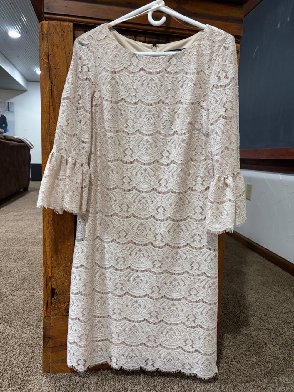 Jessica Howard Cream Lace Bell-Sleeve Midi Dress